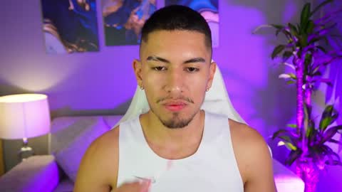 AARON  online show from 8, 1, 2025