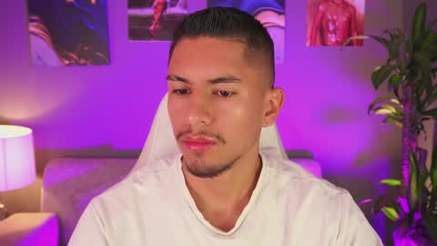 AARON  online show from 28, 1, 2025