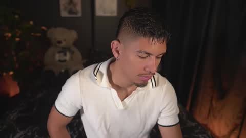 AARON  online show from 10, 3, 2026