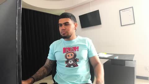 ig aaron hunter123 online show from 27, 3, 2026