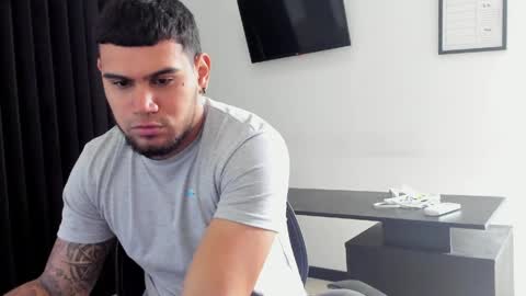 ig aaron hunter123 online show from 30, 3, 2026