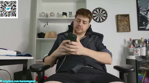 Snapshot of aaronlegend chatting on 24, 4, 2026 Aaron online show from 24, 4, 2026