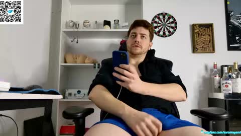 Snapshot of aaronlegend chatting on 24, 5, 2026 Aaron online show from 24, 5, 2026