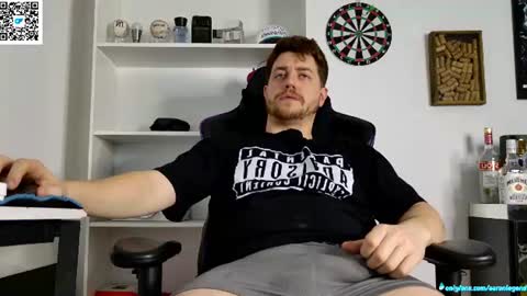 Snapshot of aaronlegend chatting on 12, 6, 2026 Aaron online show from 12, 6, 2026
