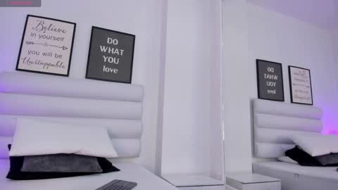 abbey_walker online show from 30, 3, 2026