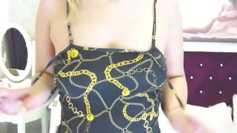 Snapshot of abbeymarley chatting on 6, 4, 2026 Abbey online show from 6, 4, 2026