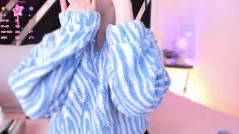 Snapshot of abbie_foxxx chatting on 18, 10, 2025 abbie online show from 18, 10, 2025