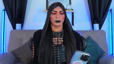Abbigail Fuster  online show from 25, 6, 2026