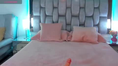 abby_blue01 online show from 11, 1, 2025