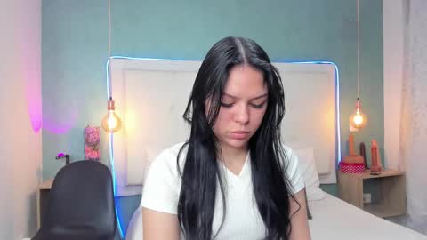 Abby Dixon  online show from 16, 12, 2025