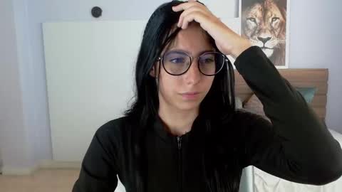 Snapshot of abbyevans__ chatting on 8, 3, 2025 Abby online show from 8, 3, 2025