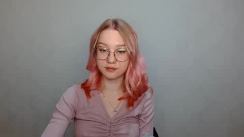 Snapshot of abbymoore__ chatting on 5, 12, 2024 Abby Lovense is active online show from 5, 12, 2024