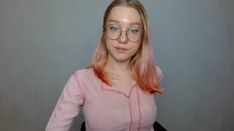 Snapshot of abbymoore__ chatting on 22, 12, 2024 Abby Lovense is active online show from 22, 12, 2024