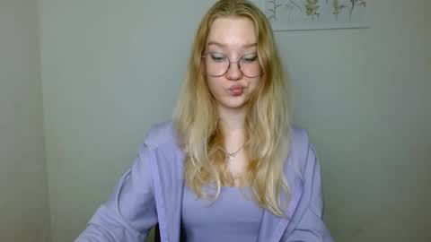 Snapshot of abbymoore__ chatting on 10, 10, 2025 Abby Lovense is active online show from 10, 10, 2025