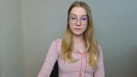 Abby Lovense is active online show from 16, 2, 2026