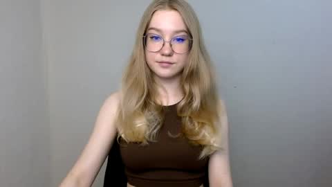 Abby Lovense is active online show from 11, 4, 2026