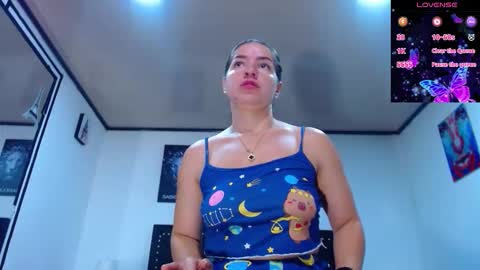 Snapshot of abbyshinne chatting on 4, 11, 2025 abbyshinne online show from 4, 11, 2025