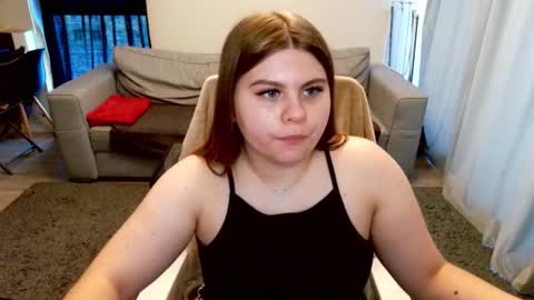 Snapshot of abbyvibe chatting on 5, 10, 2025 abbyvibe online show from 5, 10, 2025