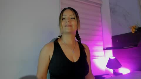 abella_as_ online show from 14, 4, 2026