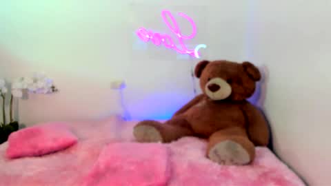  Abella and Kendra  online show from 9, 1, 2025