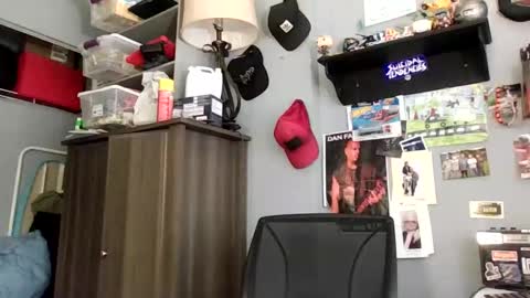 Snapshot of abennett76 chatting on 5, 6, 2026 AJ online show from 5, 6, 2026