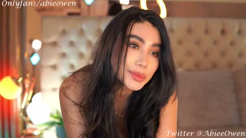 Snapshot of abie_owen chatting on 15, 12, 2024 abie_owen online show from 15, 12, 2024