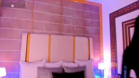    online show from 30, 10, 2025