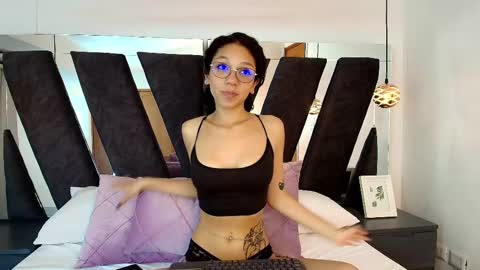  Abril  online show from 1, 2, 2025