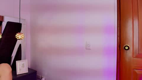 Abril  online show from 6, 3, 2025