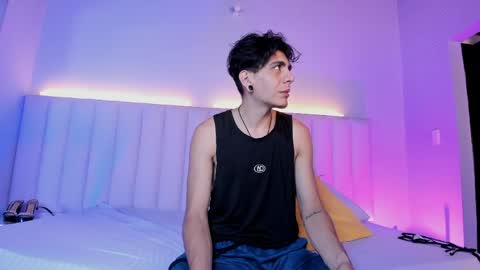 Abril and Julian online show from 30, 5, 2026