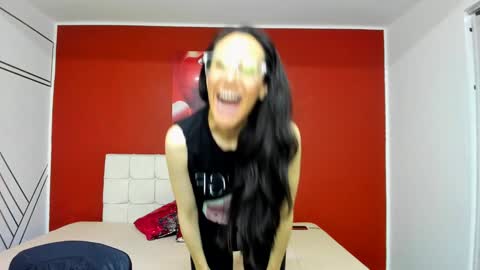 Snapshot of abrillee1 chatting on 28, 12, 2024 ABRIL online show from 28, 12, 2024