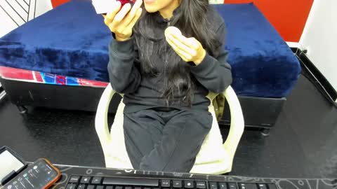 ABRIL online show from 9, 1, 2025