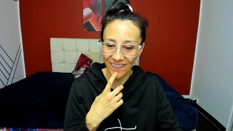 Snapshot of abrillee1 chatting on 12, 1, 2025 ABRIL online show from 12, 1, 2025