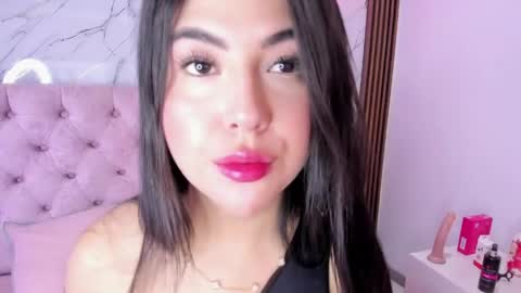 Snapshot of abrilquintana chatting on 8, 5, 2026 Abril online show from 8, 5, 2026