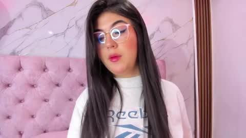 Snapshot of abrilquintana chatting on 15, 5, 2026 Abril online show from 15, 5, 2026