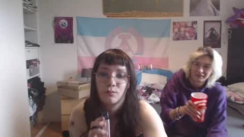 absintiliak online show from 18, 5, 2026