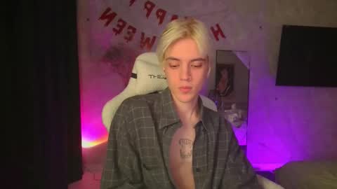 Snapshot of abslut chatting on 8, 11, 2025 Nick online show from 8, 11, 2025