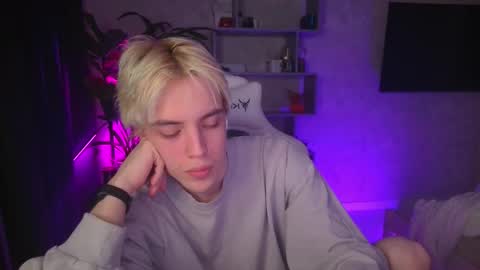 Snapshot of abslut chatting on 19, 11, 2025 Nick online show from 19, 11, 2025