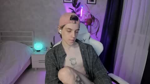 Snapshot of abslut chatting on 25, 5, 2026 Nick online show from 25, 5, 2026