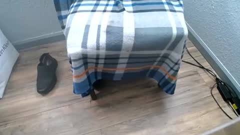 Snapshot of absolootzro chatting on 6, 1, 2025 absolootzro online show from 6, 1, 2025