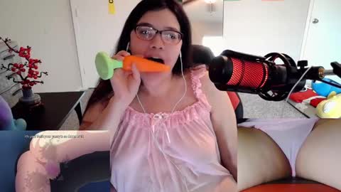 Snapshot of achubbygummy chatting on 8, 5, 2026 AChubbyGummy online show from 8, 5, 2026