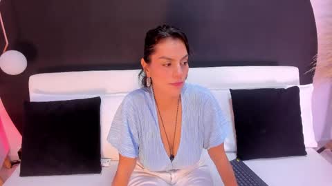    online show from 13, 4, 2026