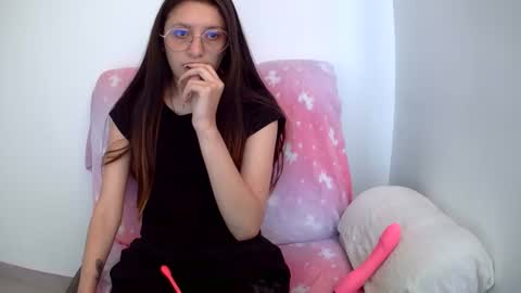 Ada naugthy28 online show from 25, 2, 2026