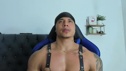 adam boss online show from 21, 5, 2026