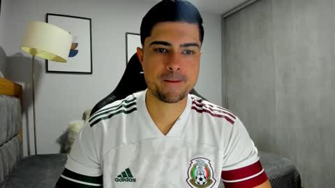 adam clarke online show from 11, 11, 2025