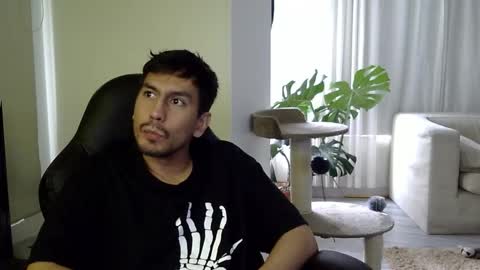 Snapshot of adam_evehotroom chatting on 17, 10, 2025 adam_evehotroom online show from 17, 10, 2025