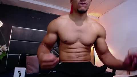 adam_fit19cm online show from 18, 10, 2025