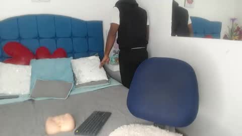 adam_morgan2 online show from 12, 11, 2025