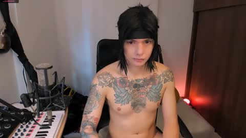 Snapshot of adam_rocket chatting on 14, 10, 2025  Adam online show from 14, 10, 2025