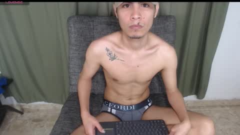 Snapshot of adam_sinclair chatting on 11, 11, 2025 adam_sinclair online show from 11, 11, 2025